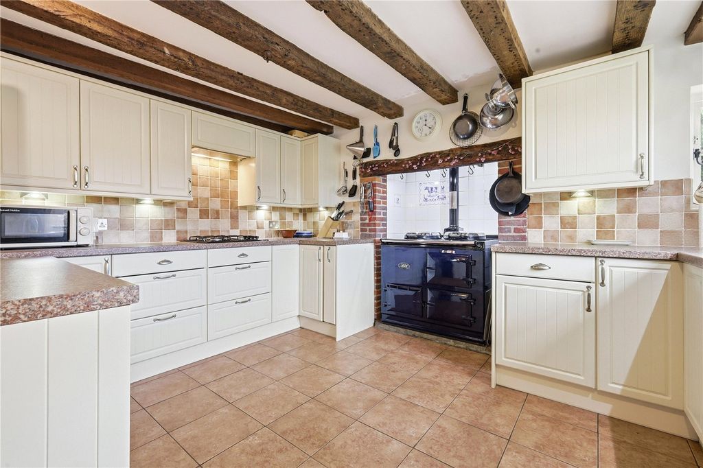 Property photo 3 of 23 Kitchen