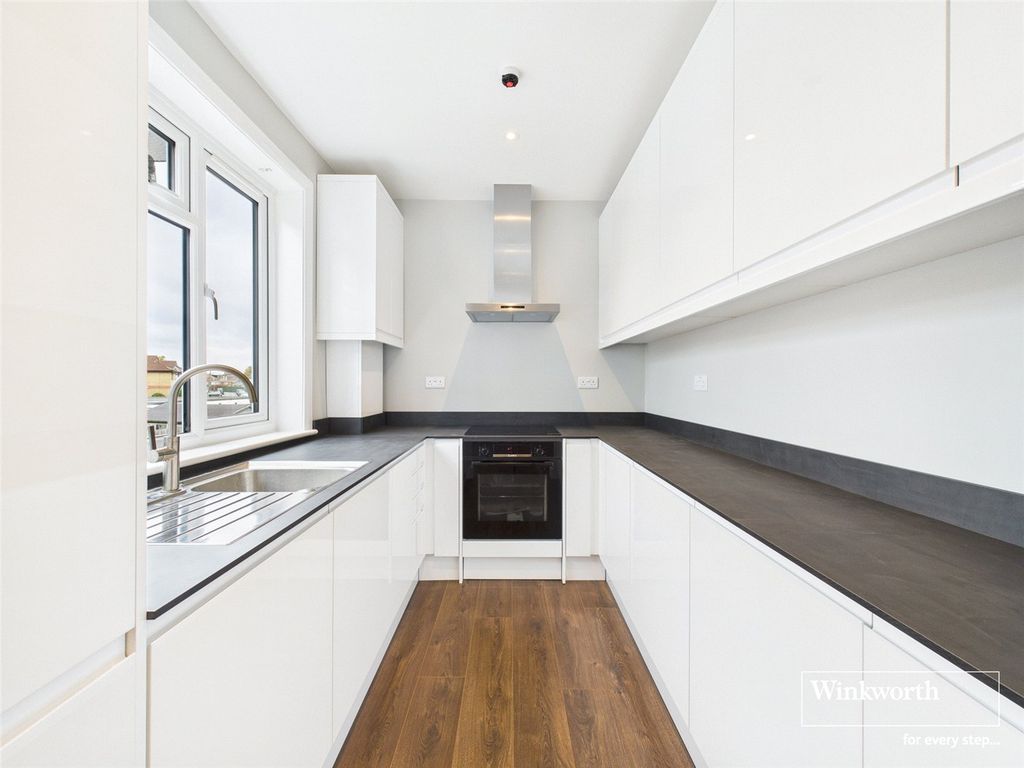 Property photo 1 of 9 Kitchen