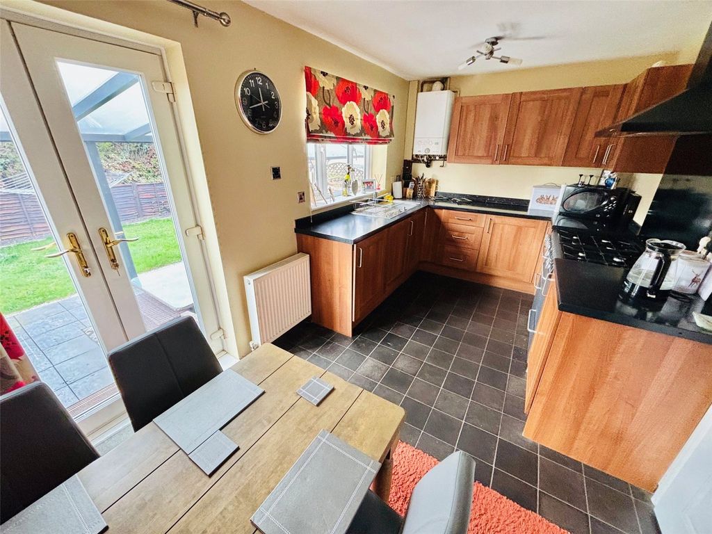 Property photo 2 of 14 Kitchen