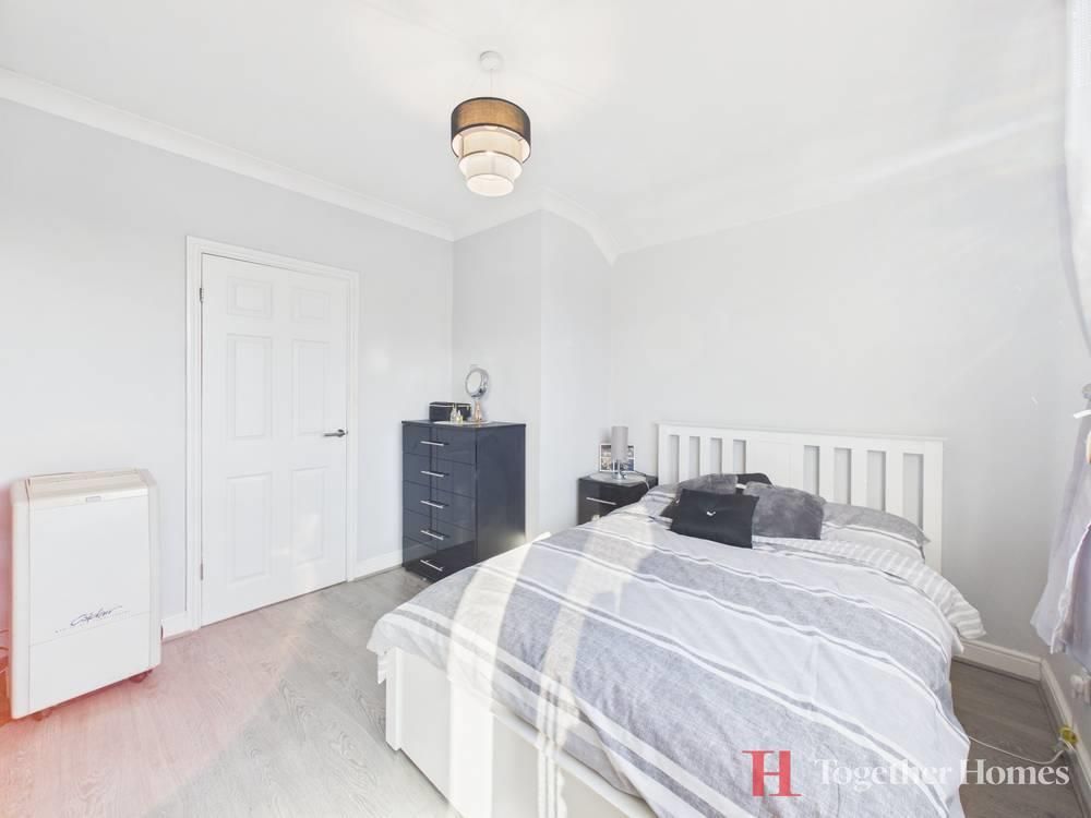 Additional image 23 of 4 bed semi-detached house for saleBlacksmiths Lane, Rainham RM13