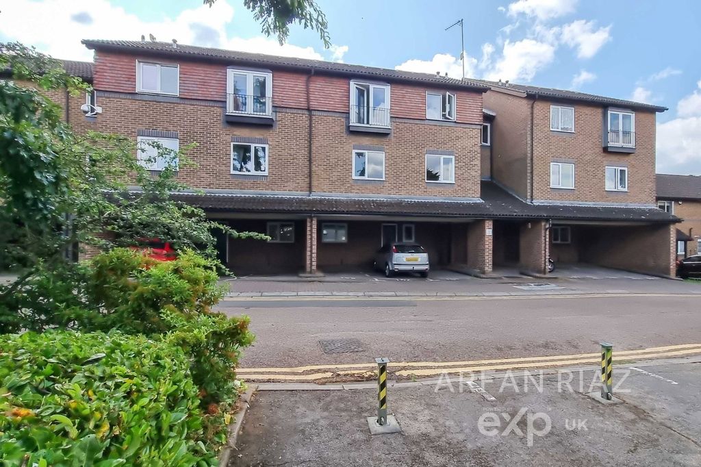 Property photo 2 of 6