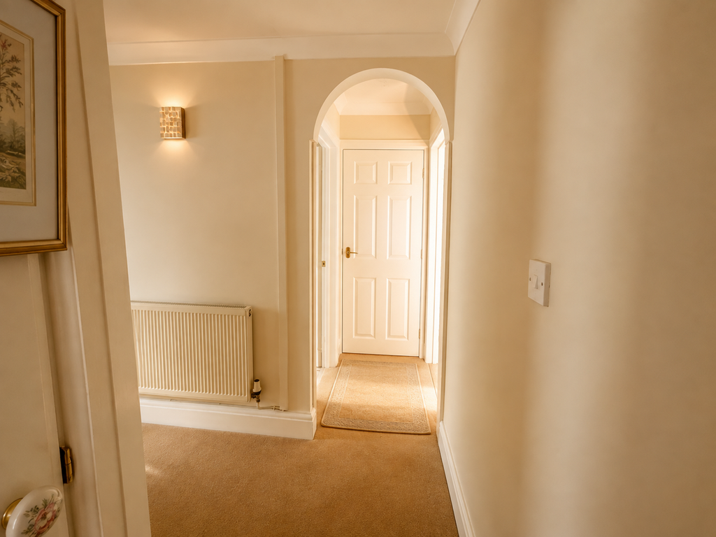 Property photo 2 of 18 Hallway