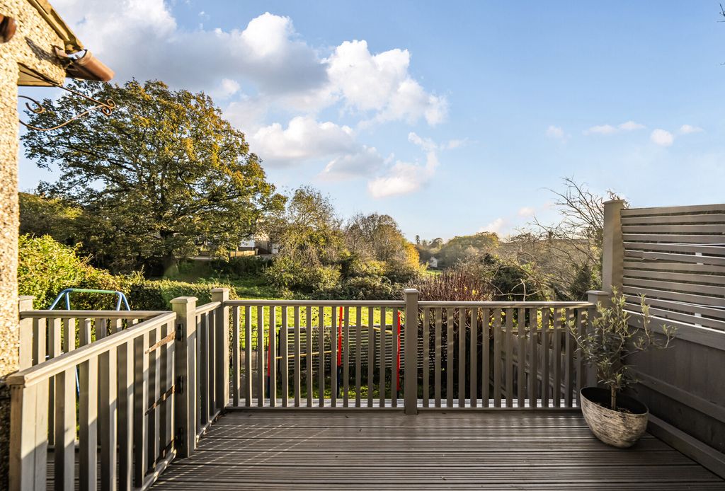 Property photo 2 of 21 Picture 2