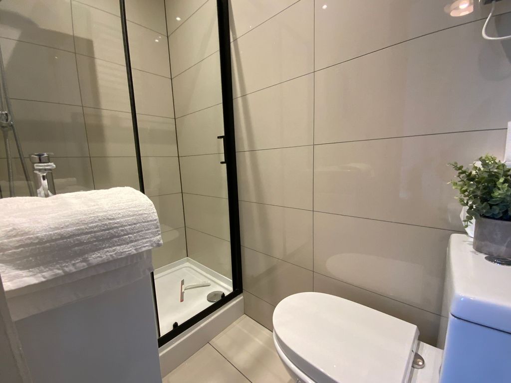 Property photo 2 of 5 Bedroom 2 Ensuite