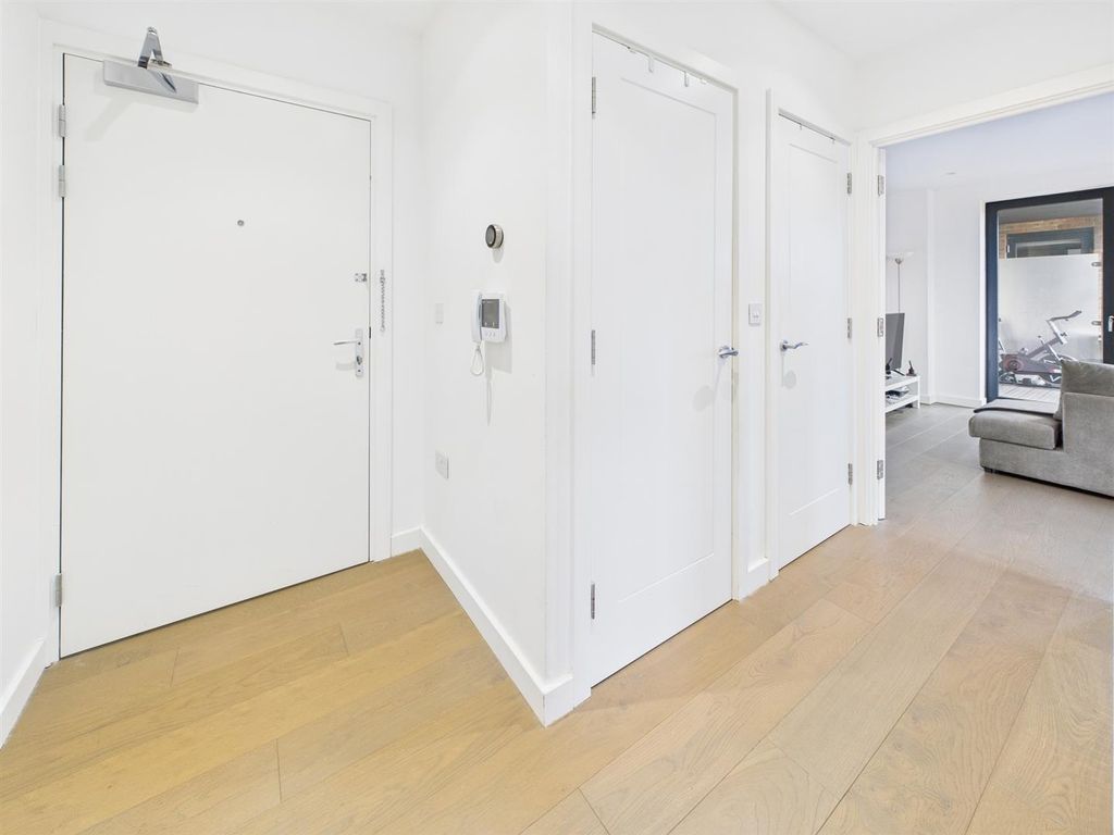 Property photo 2 of 13 Cam02885G0-Pr0538-Still001.Jpg