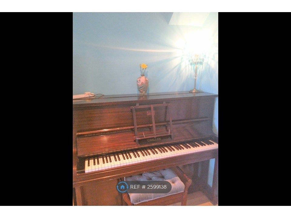 Property photo 3 of 13 Living Room (Piano)