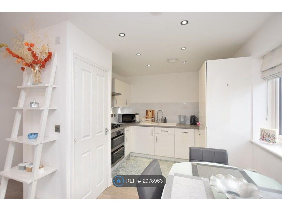 Property photo 3 of 10 Open Plan Living Room