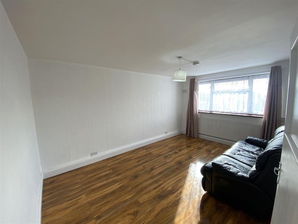 Property photo 2 of 9 Image00020.Jpeg