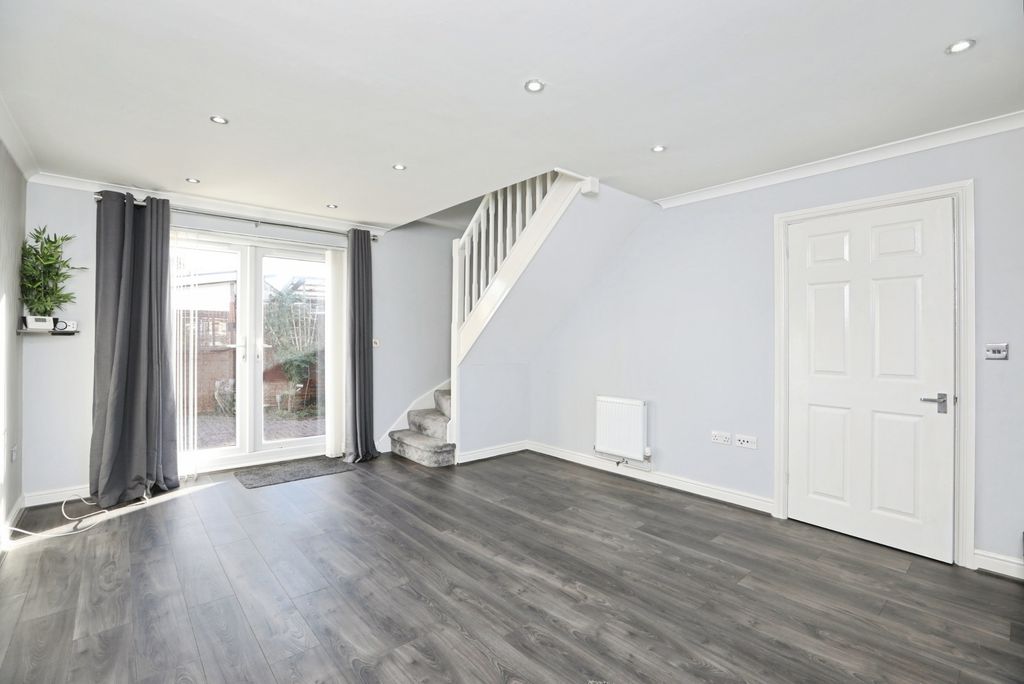 Property photo 3 of 11 Pbox-Img.Jpg