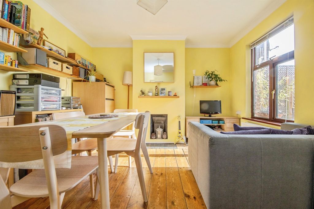 Property photo 3 of 19