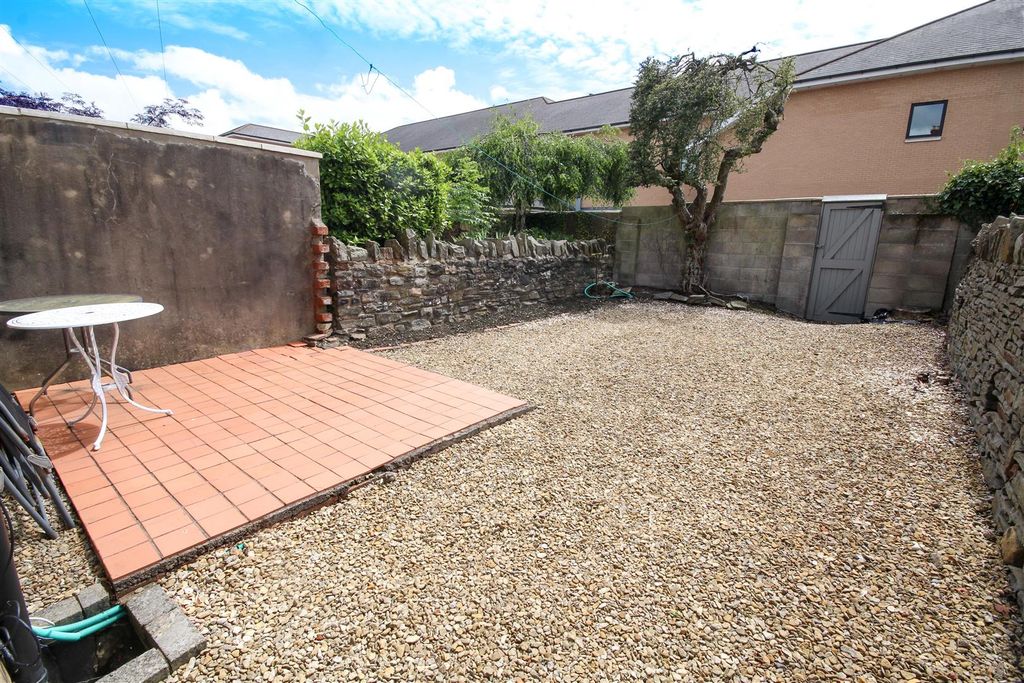 Property photo 2 of 10 Garden.Jpg