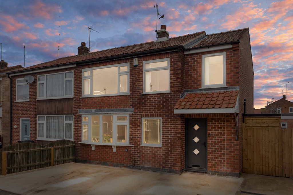 Property photo 1 of 15 Img_3277