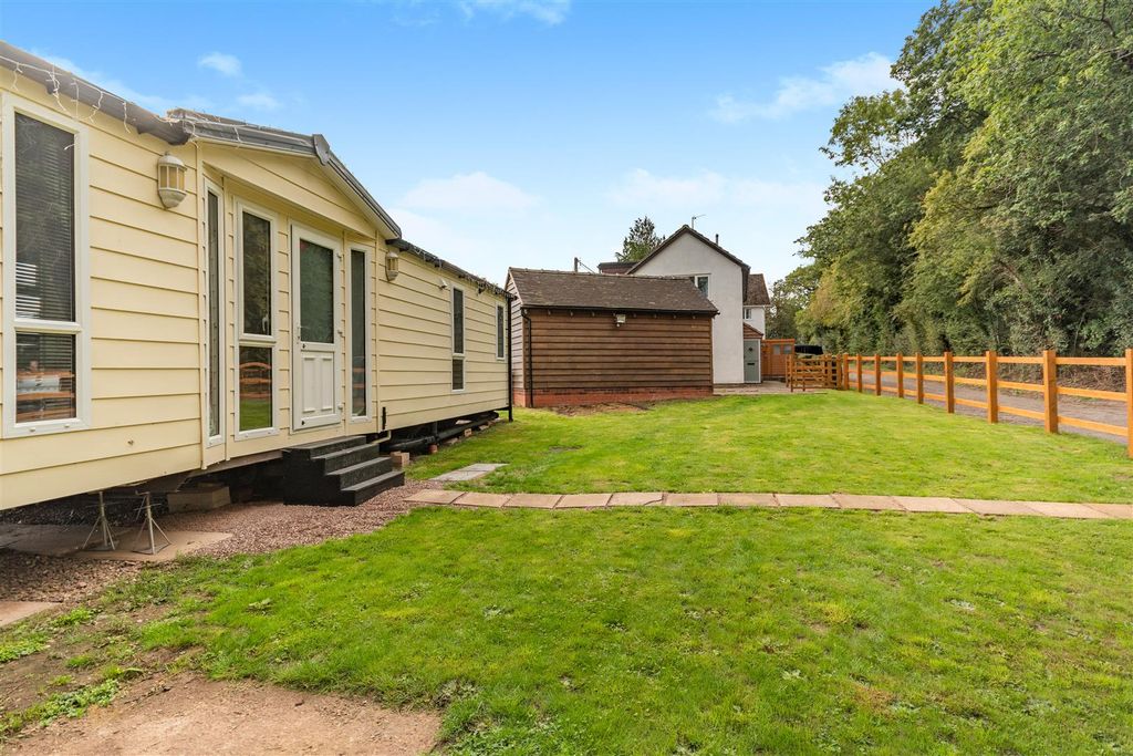Property photo 2 of 25
