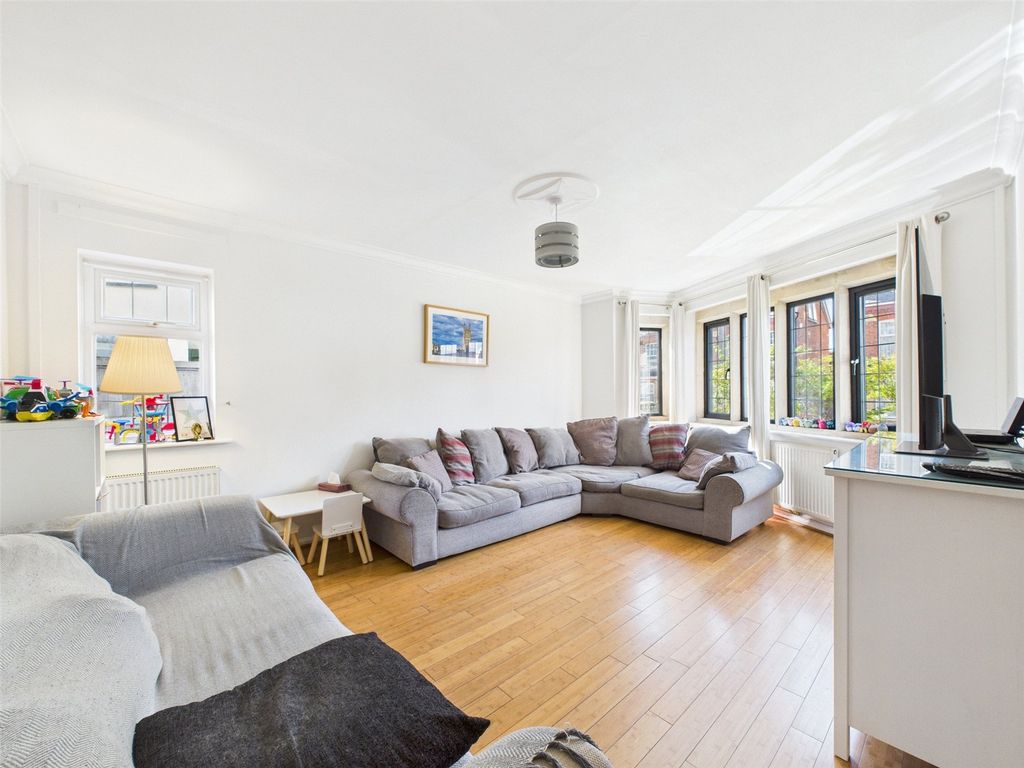 Property photo 3 of 19 Picture No. 18