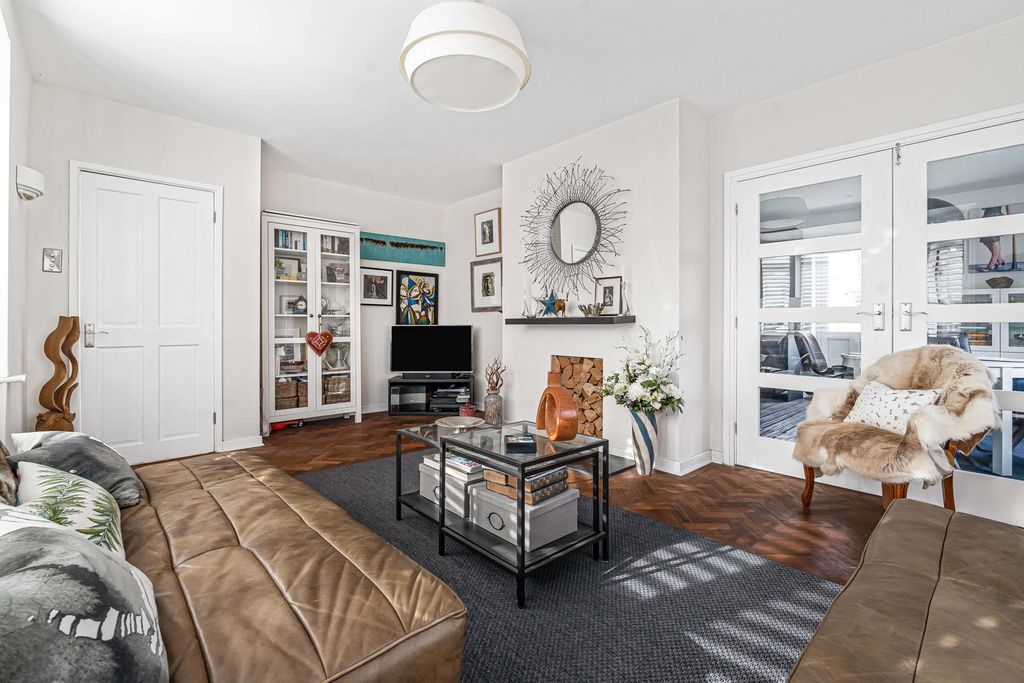 Property photo 3 of 20 Living Room