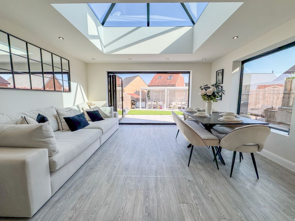 Property photo 2 of 35 Dining