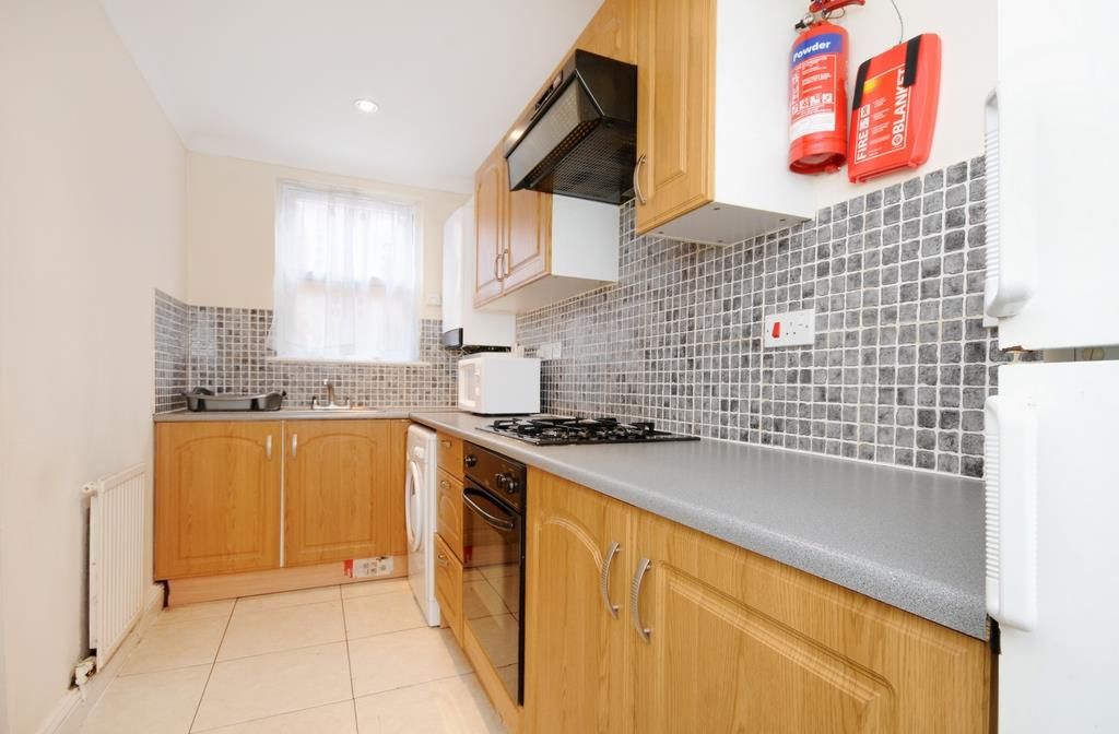 Property photo 3 of 7 Kitchen.Jpg