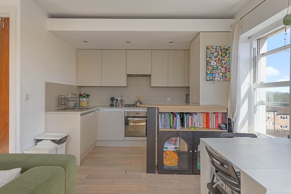 Property photo 2 of 12 Flat 4, Thicket Tavern, Se20 - 4