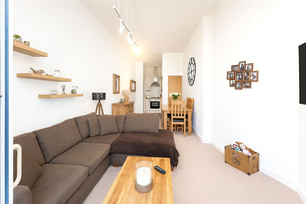 Property photo 3 of 17 Picture No. 22