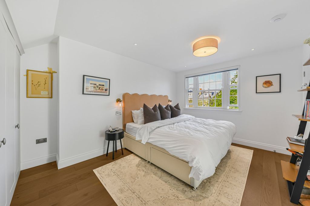 Property photo 3 of 22