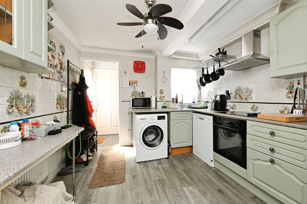Property photo 3 of 13