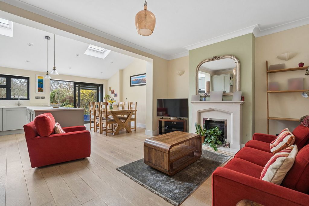 Property photo 3 of 17