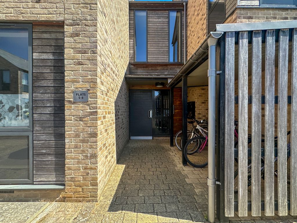 Property photo 2 of 4 Entrance