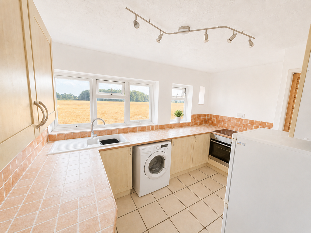 Property photo 3 of 7 Kitchen