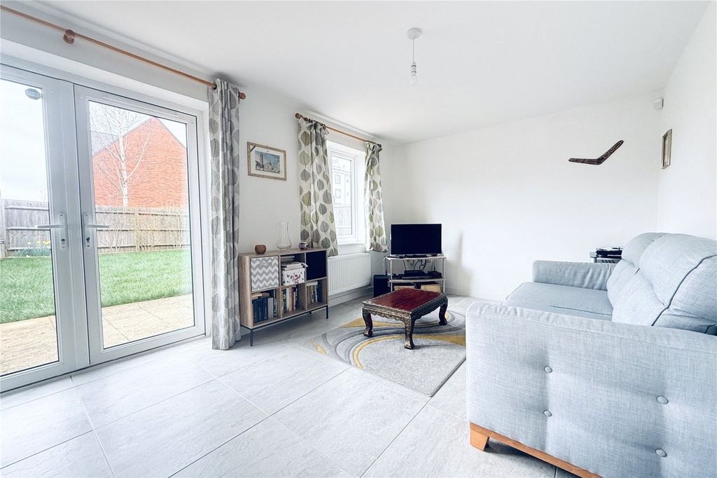 Property photo 3 of 16 Living Room