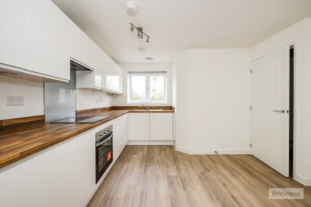 Property photo 2 of 10 Kitchen