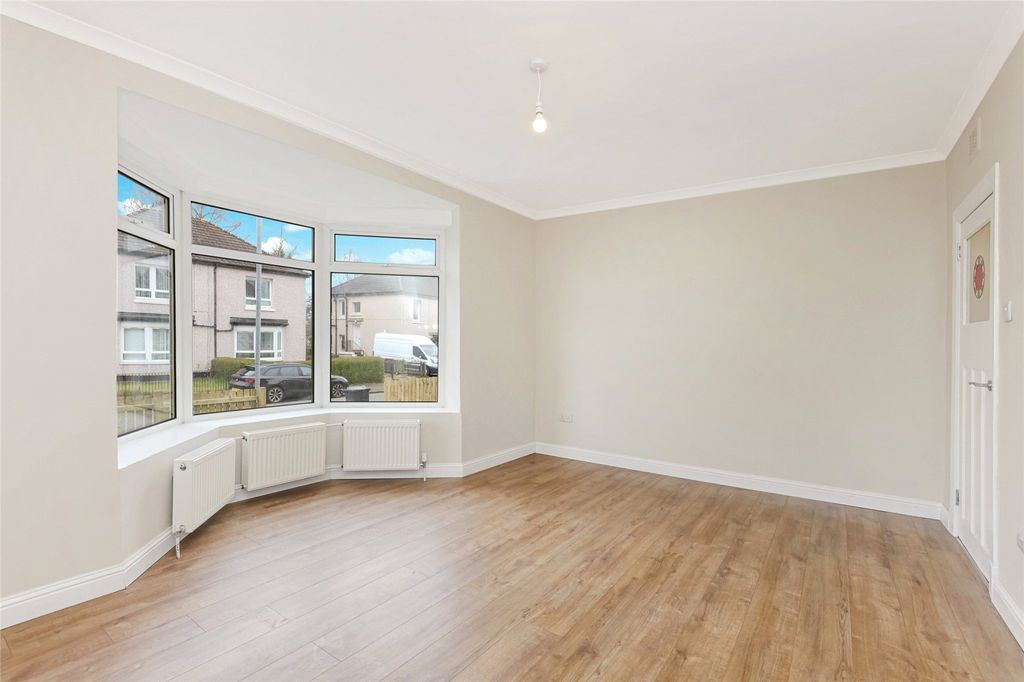 Property photo 3 of 17 Living Room