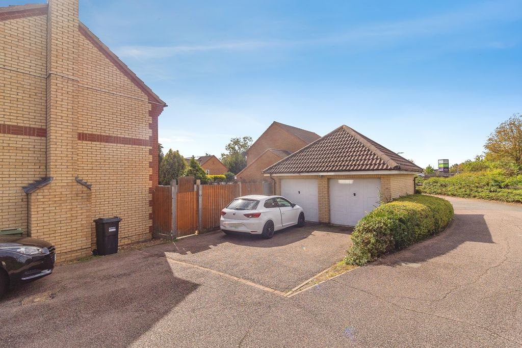 Property photo 3 of 19 Pbox-Img.Jpg