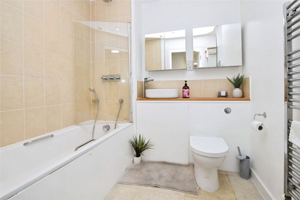 Property photo 3 of 8 Picture No. 13