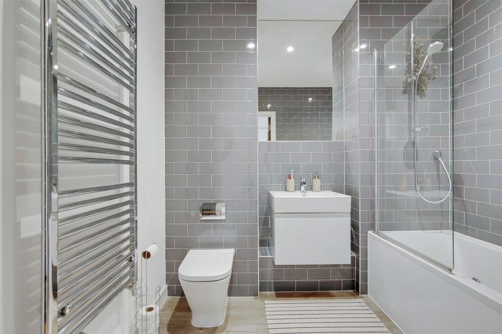 Property photo 2 of 15 Picture No. 28