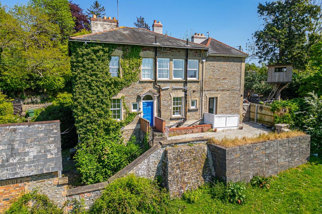 Property photo 1 of 51 92 &amp;92A, Bath Road,Willsbridge, Bristol Bs30 6Ep |