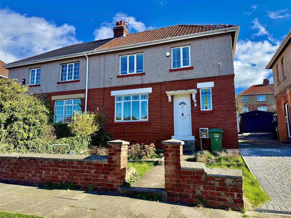 Property photo 1 of 11 External