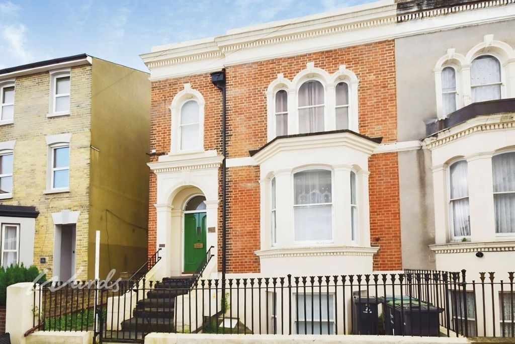 Property photo 1 of 6 Front