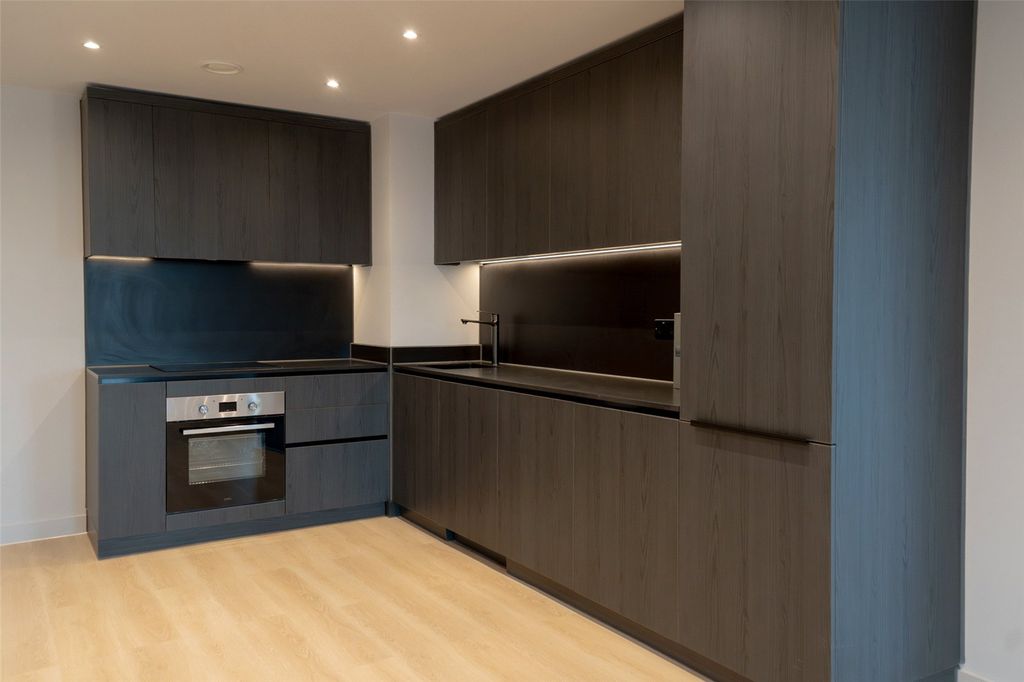 Property photo 3 of 17 Picture No. 02