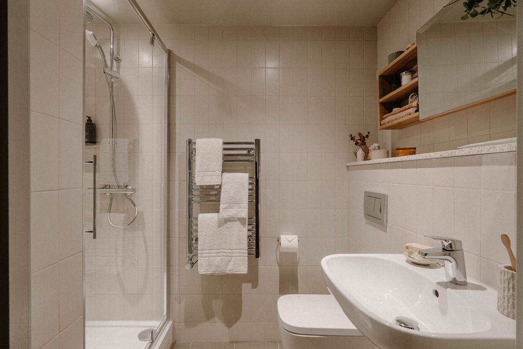 Property photo 2 of 15 Bathroom