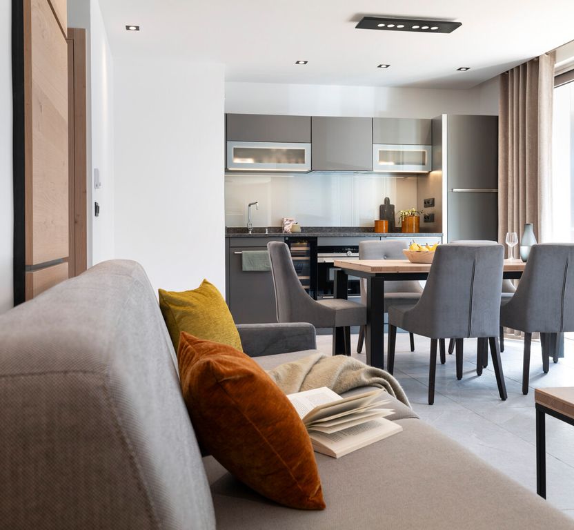 Property photo 3 of 33