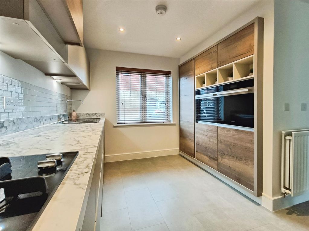 Property photo 2 of 22 1F390E72-1000084193.Jpg