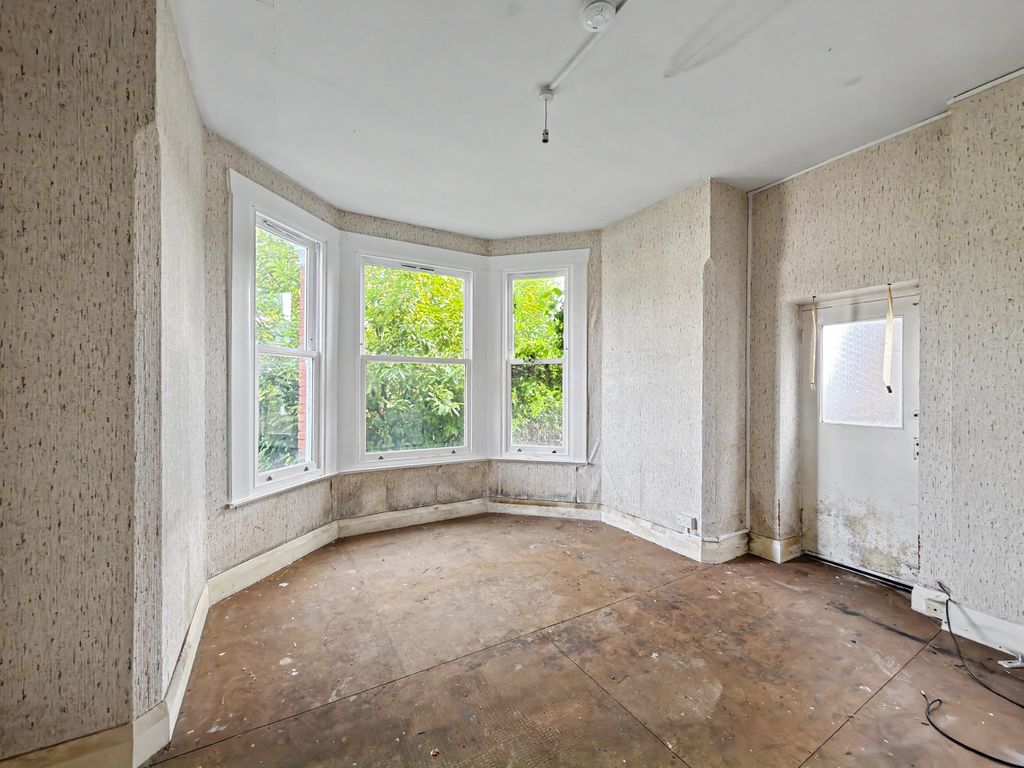 Property photo 3 of 12 Flat A, 66-68 Dukes Avenue, London, N10 2Pu
