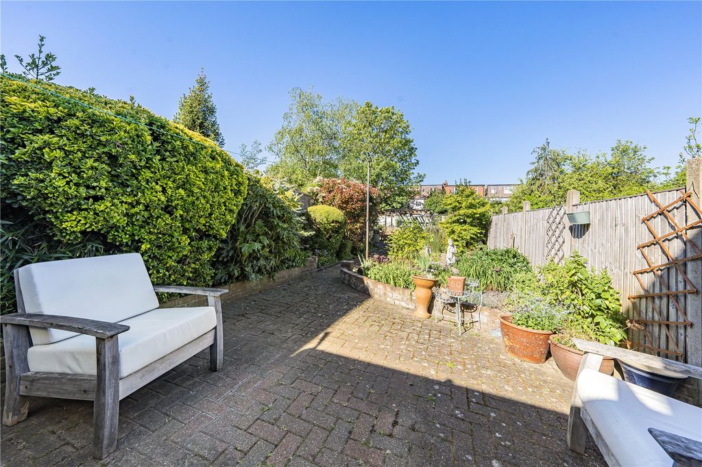 Property photo 2 of 17 Picture No. 14