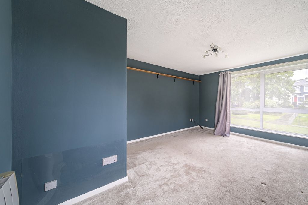 Additional image 6 of 2 bed flat for salePortland Court, Victoria Road, Barnstaple, Devon EX32