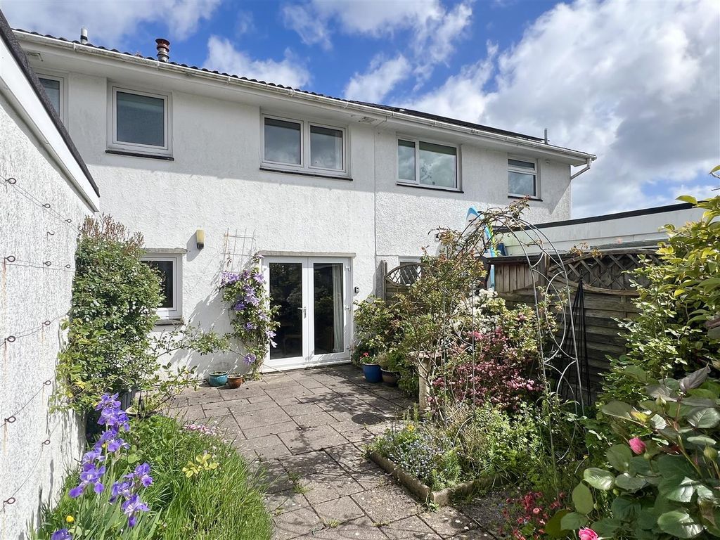 Property photo 1 of 29 Outside: