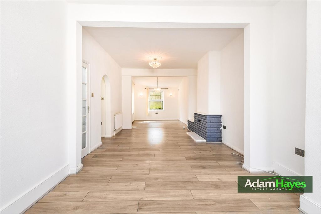 Property photo 3 of 14 9.Png