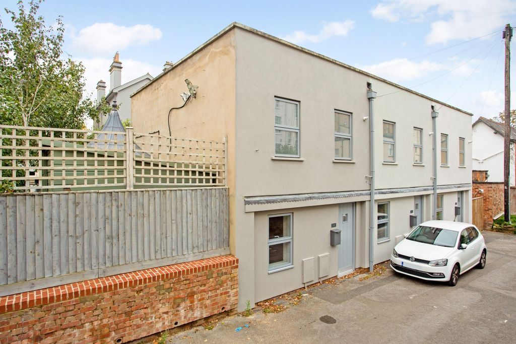 Property photo 1 of 15 14 Lansdown Terra...