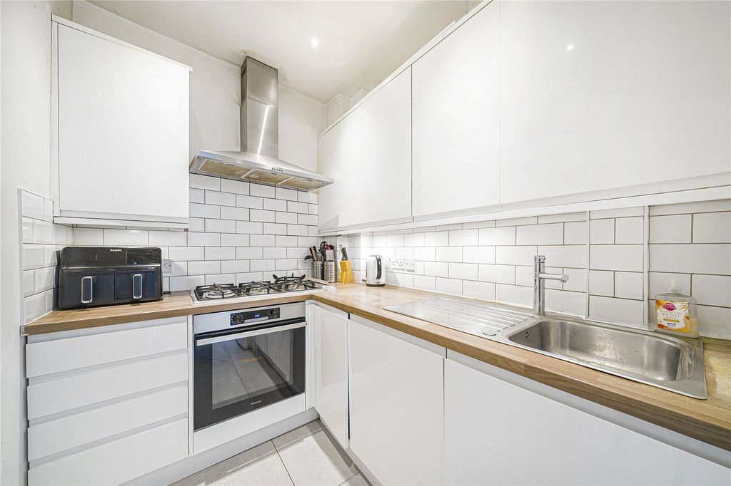 Property photo 2 of 16 Picture No. 03