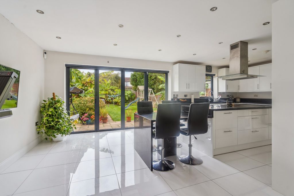 Property photo 2 of 13