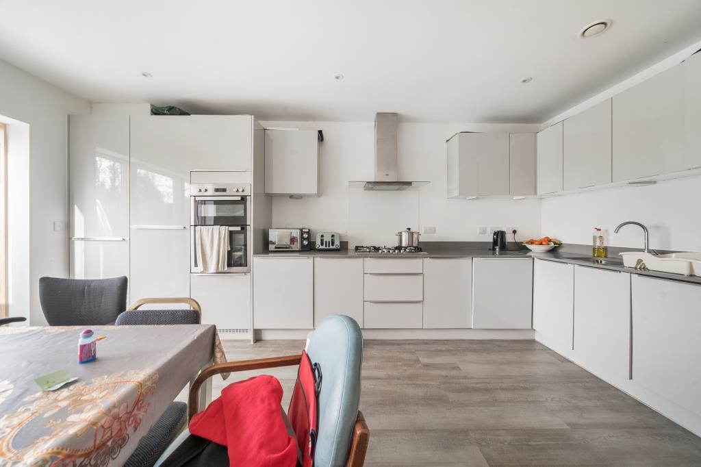Property photo 3 of 9 Kitchen/Dining Room